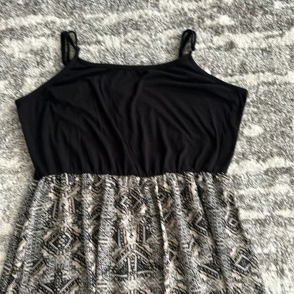 Just Be black and tan tribal maxi dress - Picture 4 of 7